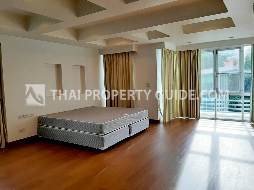 House with Shared Pool in Sukhumvit 