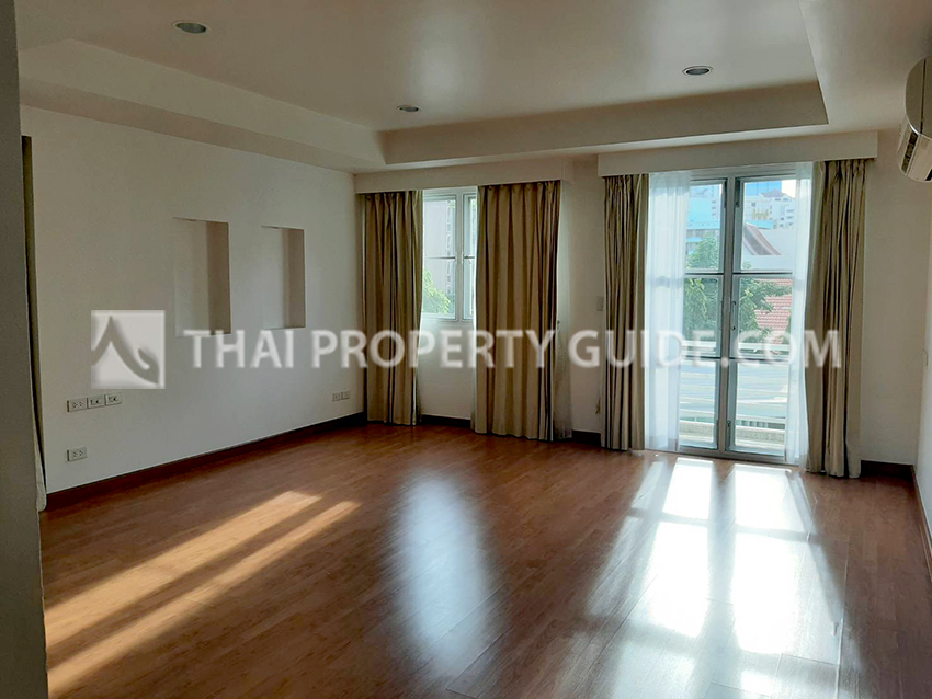 House with Shared Pool in Sukhumvit 