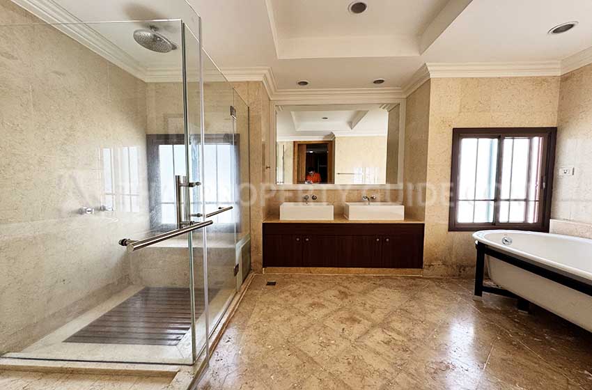 House with Shared Pool in Sukhumvit 