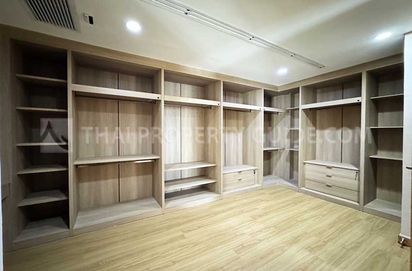 House with Shared Pool in Sukhumvit 