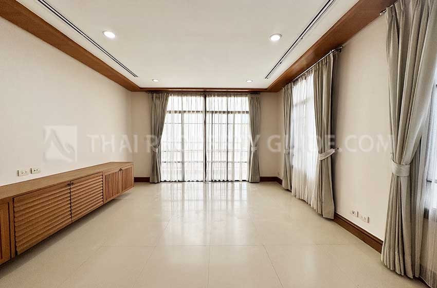 House with Shared Pool in Sukhumvit 