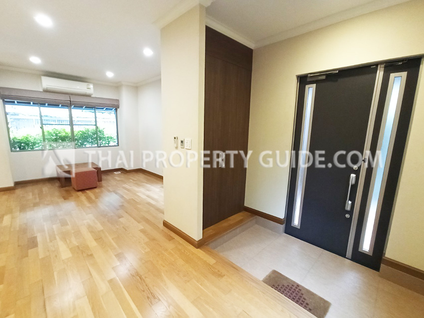 House with Shared Pool in Sukhumvit 