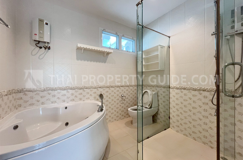 House with Shared Pool in Sukhumvit 