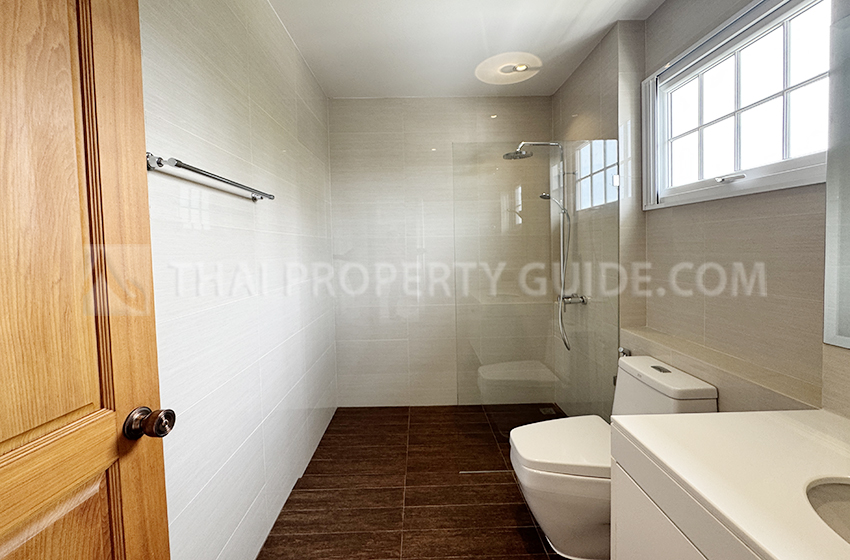 House with Shared Pool in Sukhumvit 