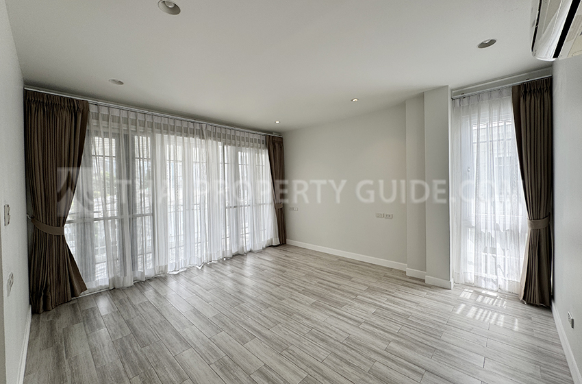 House with Shared Pool in Sukhumvit 