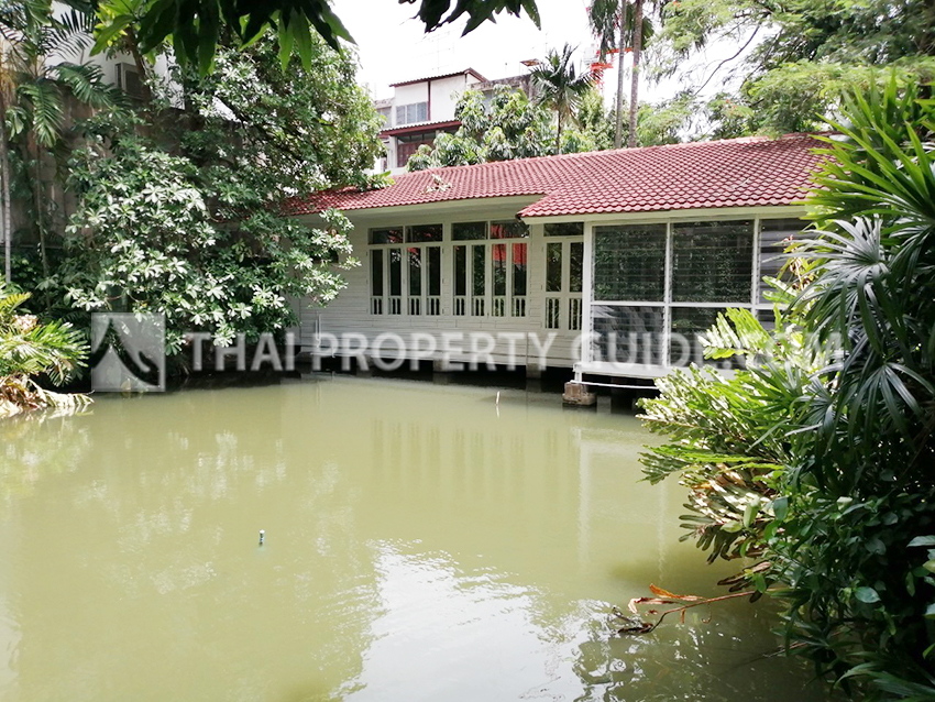House with Shared Pool in Sukhumvit 