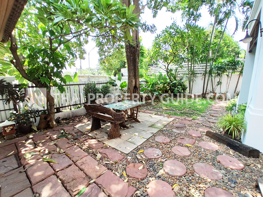 House with Shared Pool in Sukhumvit 