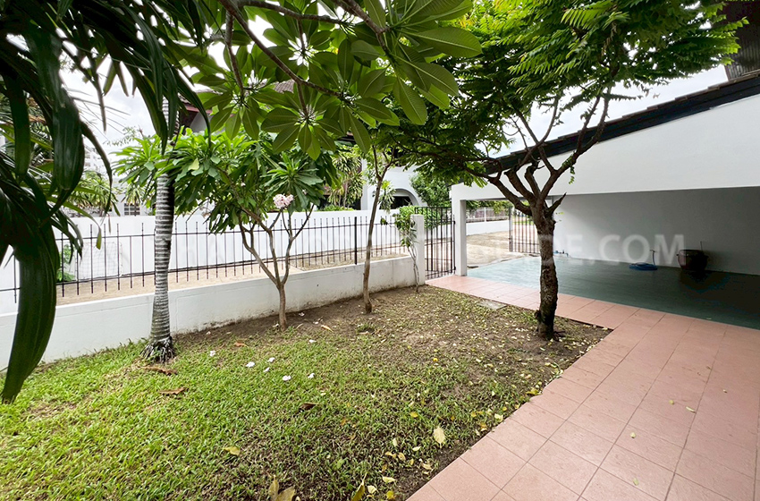 House with Shared Pool in Sukhumvit 