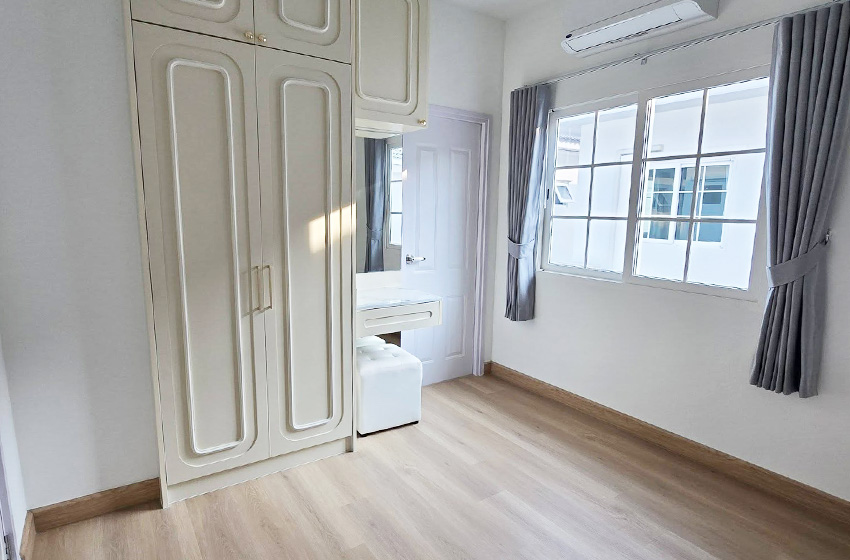 House with Shared Pool in Sukhumvit 