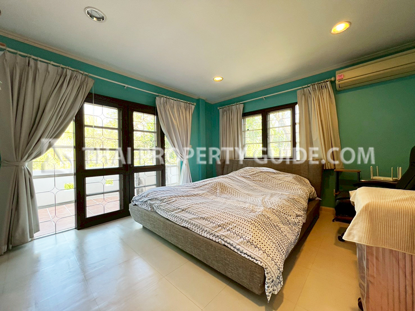 House with Shared Pool in Sukhumvit 