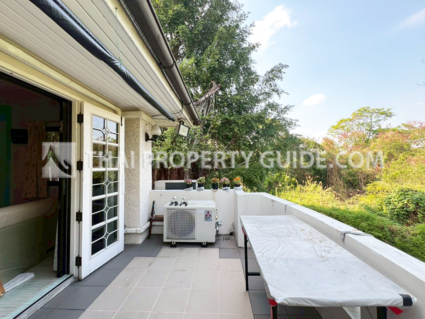 House with Shared Pool in Sukhumvit 