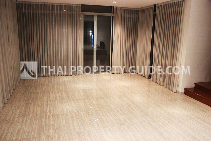 House with Shared Pool in Vibhavadi Rangsit 