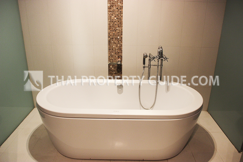 House with Shared Pool in Vibhavadi Rangsit 