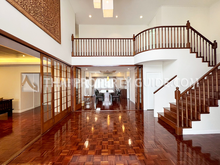 Penthouse in Ploenchit