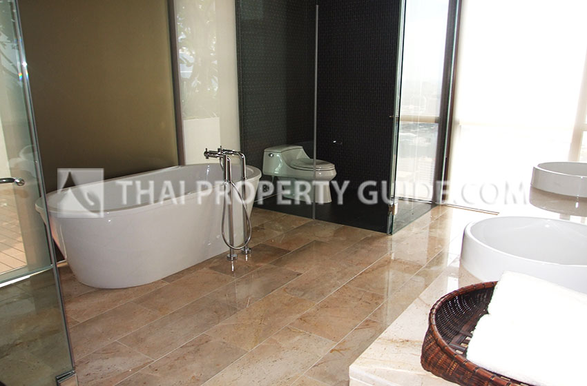 Penthouse in Ploenchit : Hansar Rajdamri 