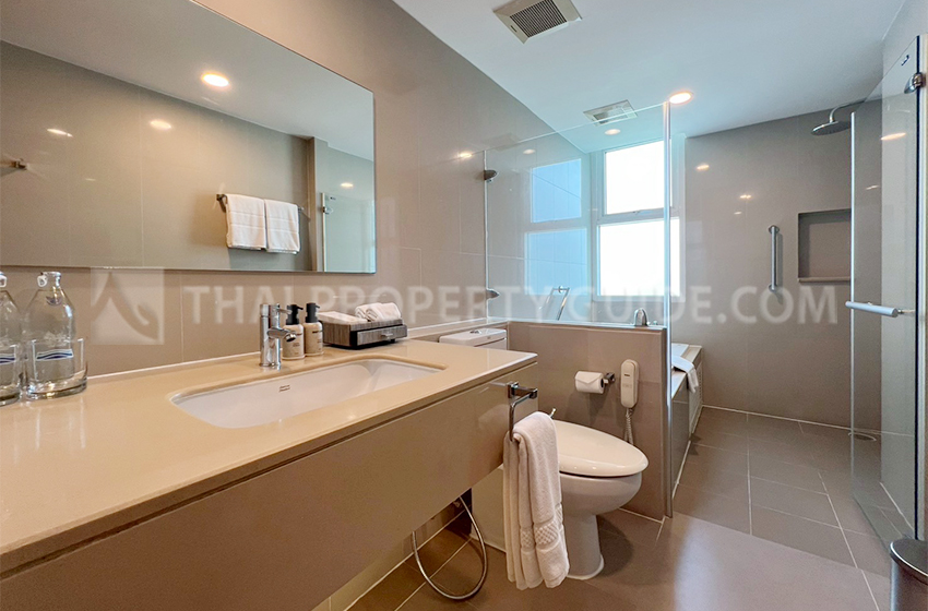 Service Apartment in New Petchburi 