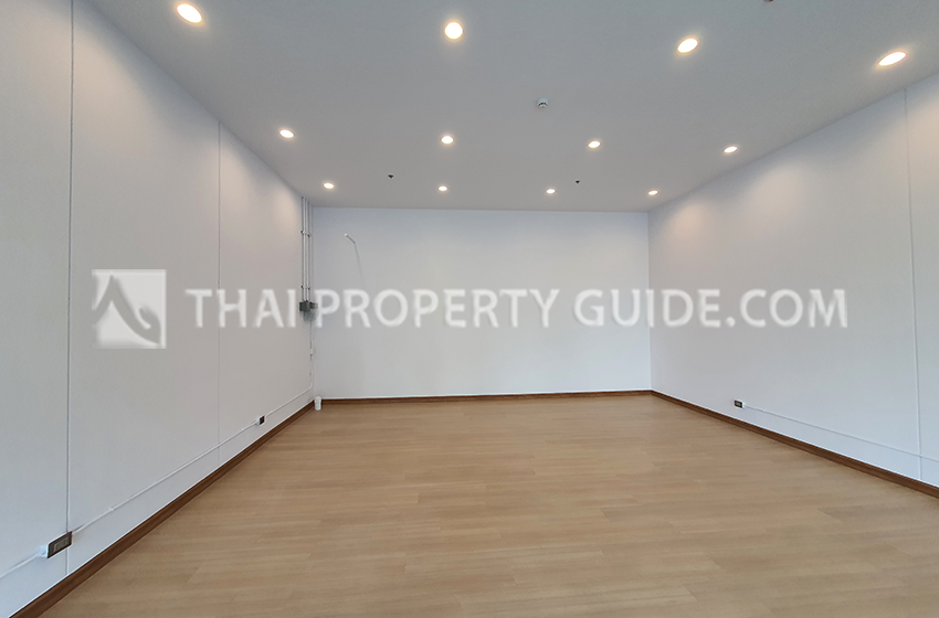 Shophouse in Sukhumvit 