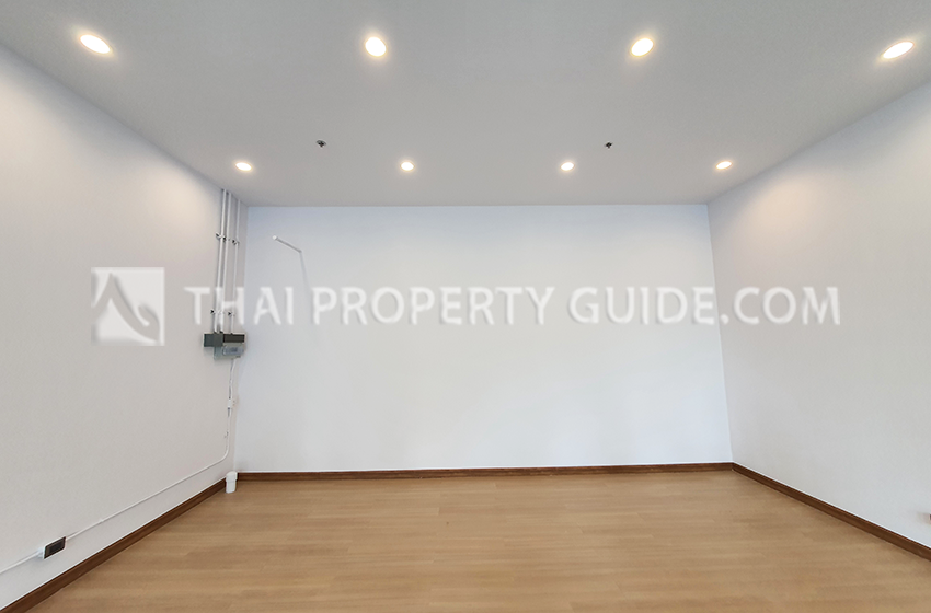Shophouse in Sukhumvit 