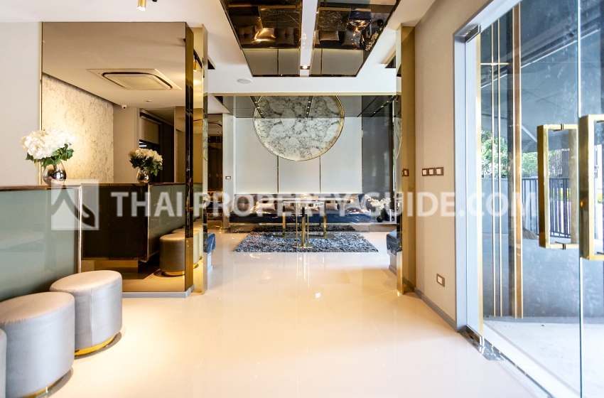 Townhouse in Bangnatrad 