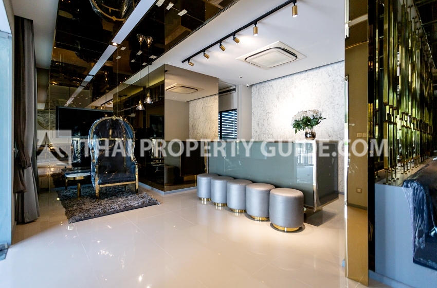 Townhouse in Bangnatrad 