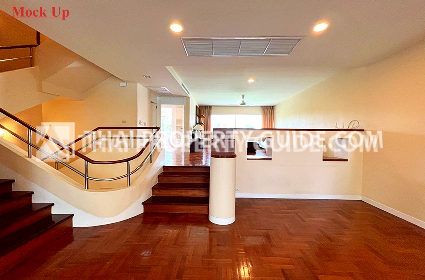 Townhouse in Chaengwattana (near Nichada Thani) 
