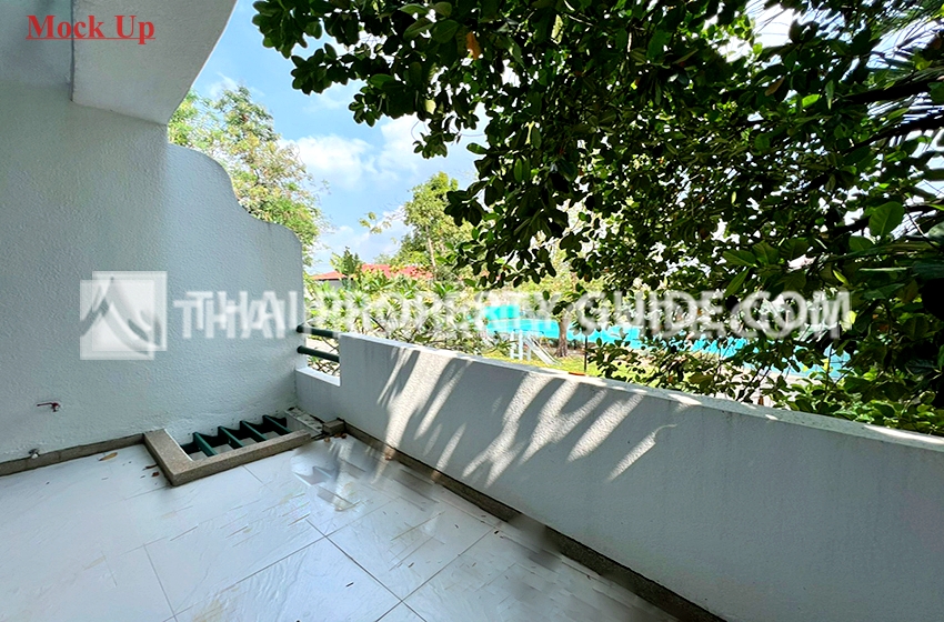 Townhouse in Chaengwattana (near Nichada Thani) 