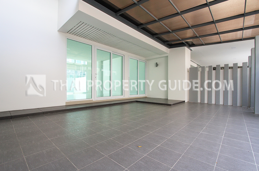 Townhouse in Lat Phrao 