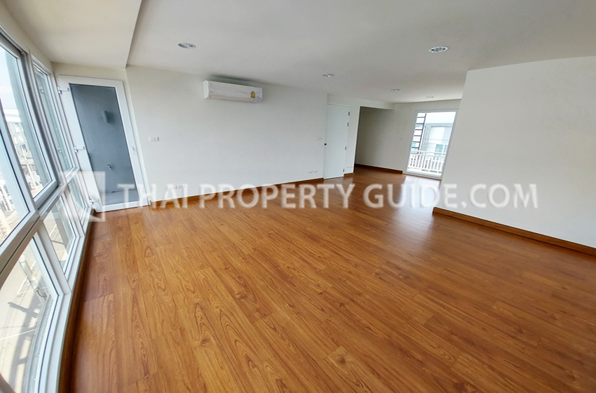 Townhouse in Lat Phrao 