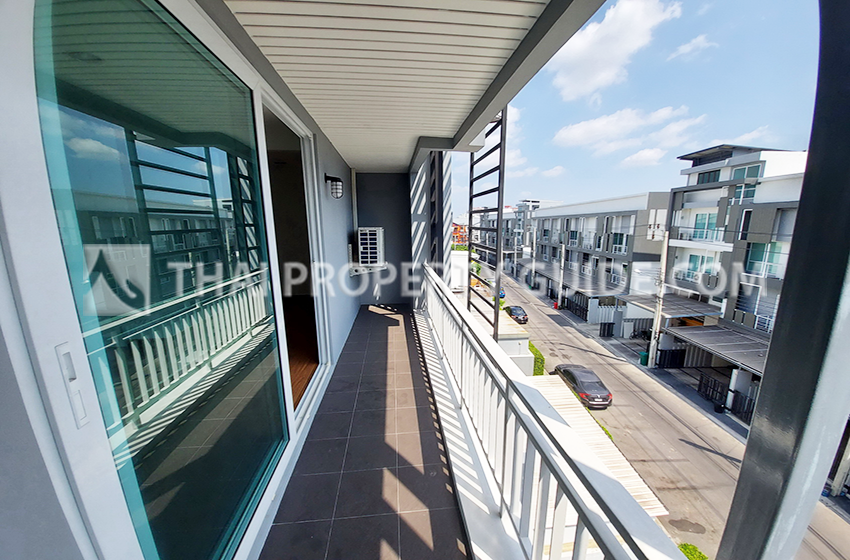 Townhouse in Lat Phrao 
