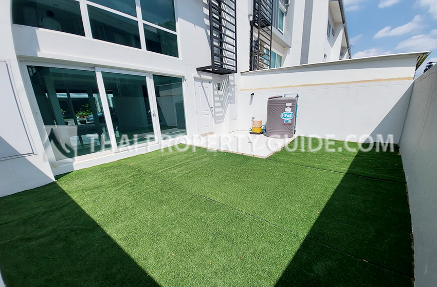 Townhouse in Lat Phrao 