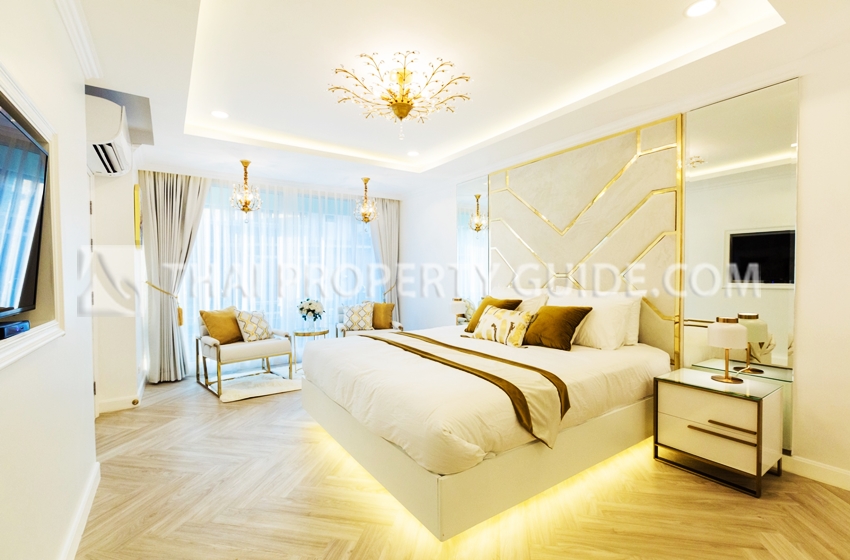 Townhouse in Lat Phrao 