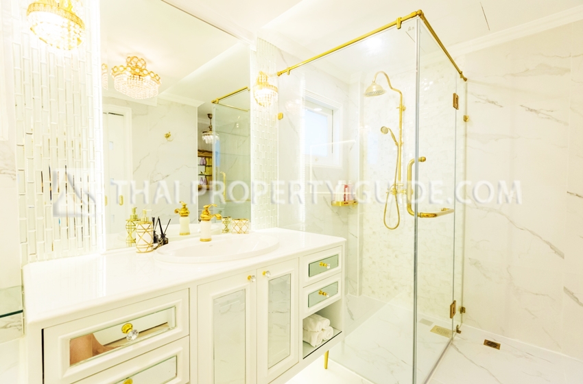 Townhouse in Lat Phrao 