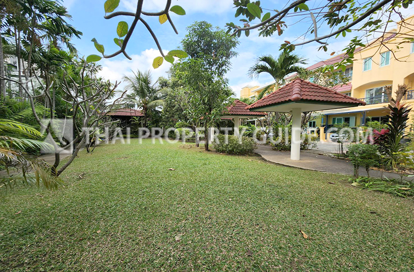Townhouse in Nichada Thani 