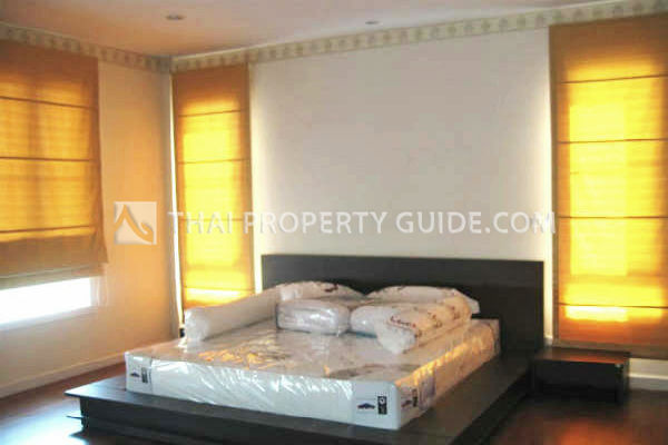 Townhouse in Rama 3 
