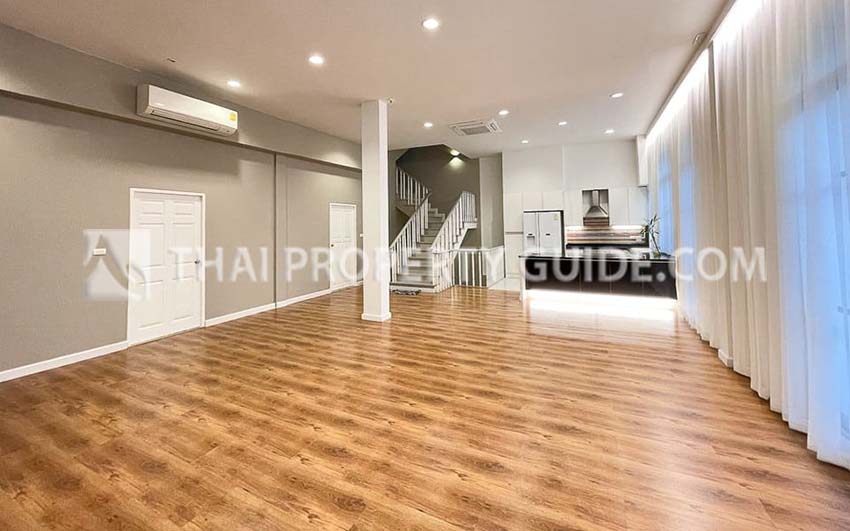 Townhouse in Rama 3 