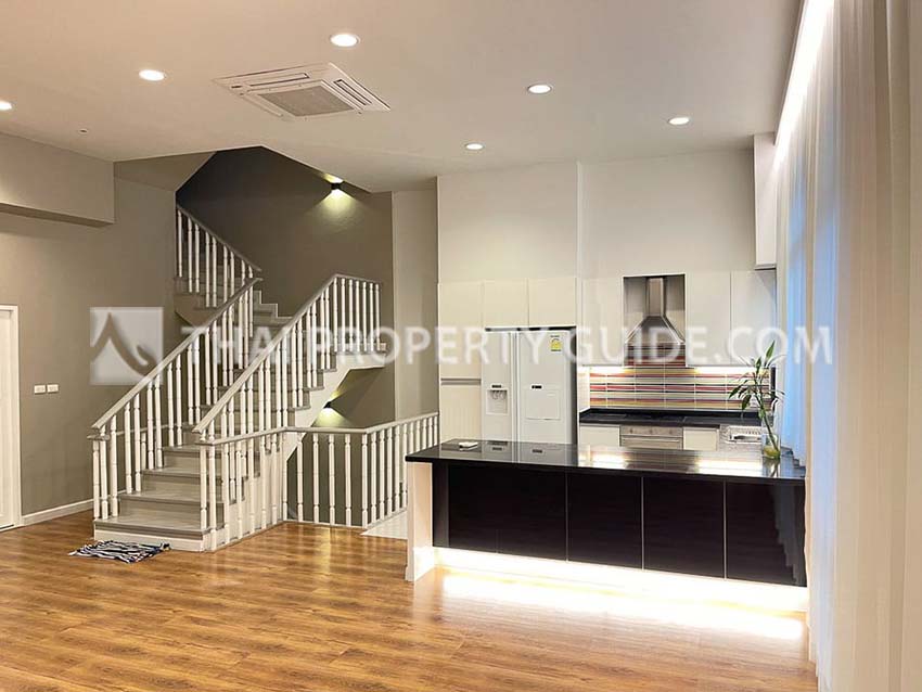 Townhouse in Rama 3 