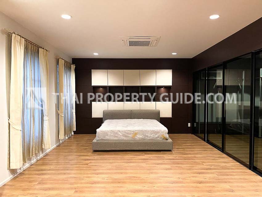 Townhouse in Rama 3 