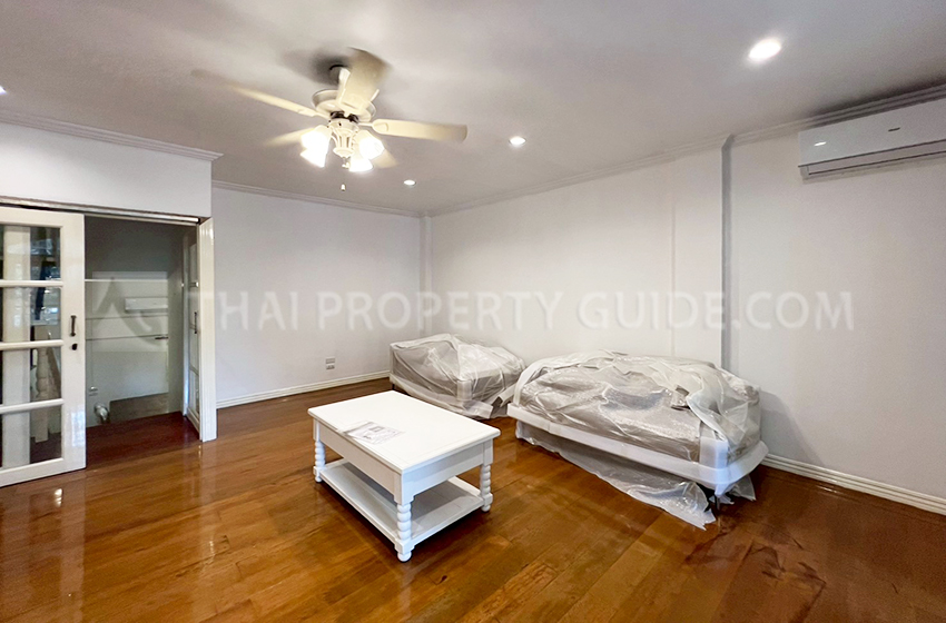 Townhouse in Sukhumvit 