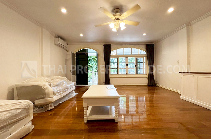 Townhouse in Sukhumvit 