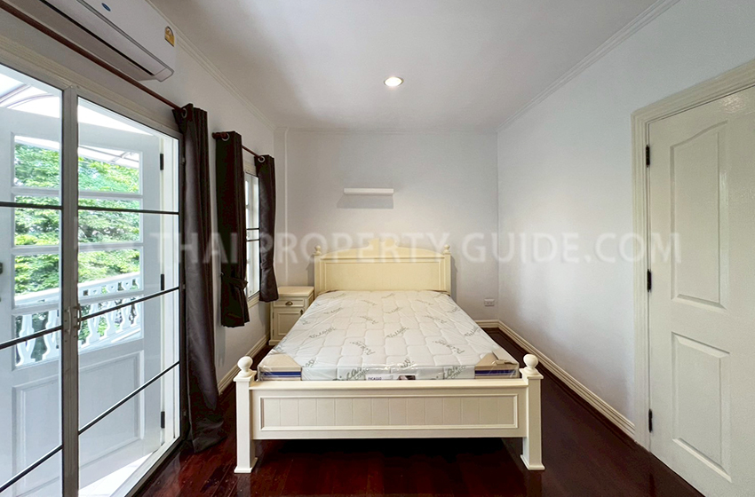 Townhouse in Sukhumvit 