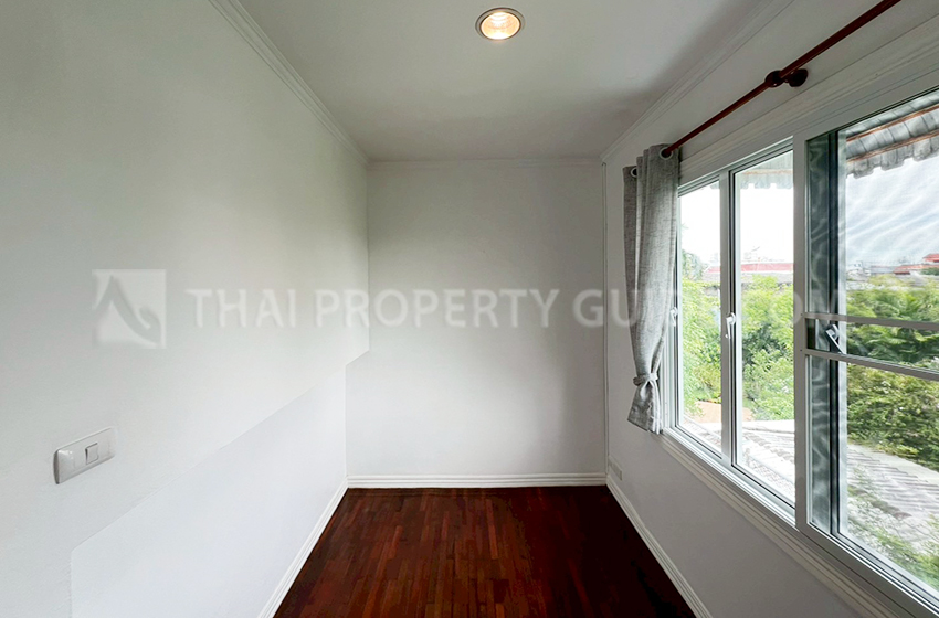Townhouse in Sukhumvit 