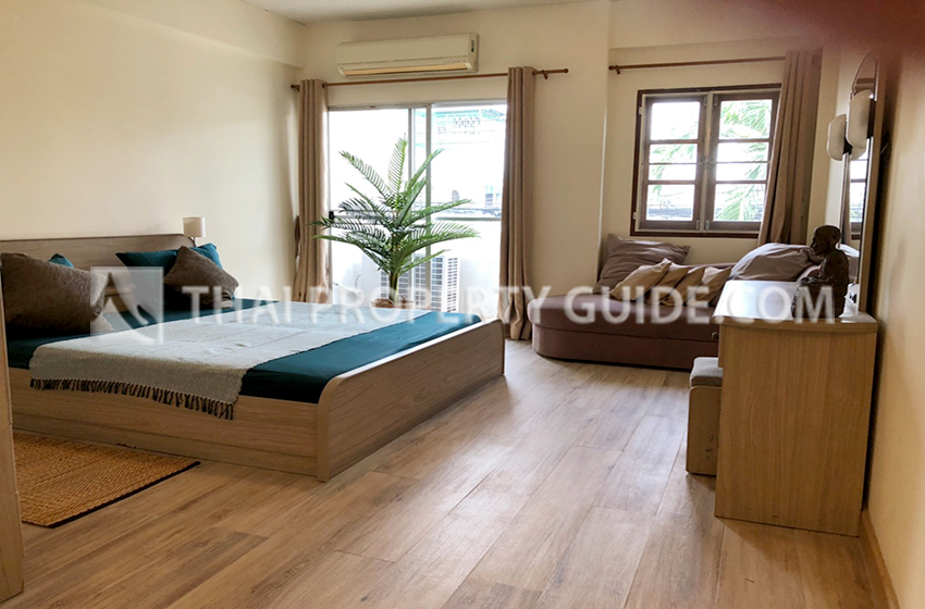 Townhouse in Sukhumvit 