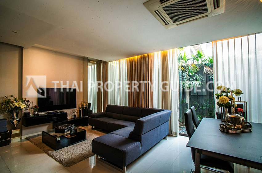 Townhouse in Sukhumvit