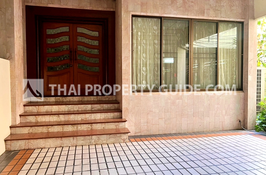 Townhouse in Sukhumvit 