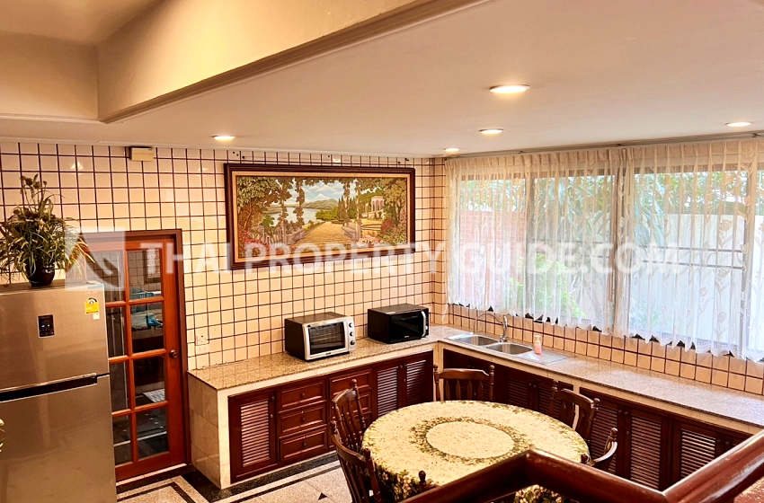 Townhouse in Sukhumvit 