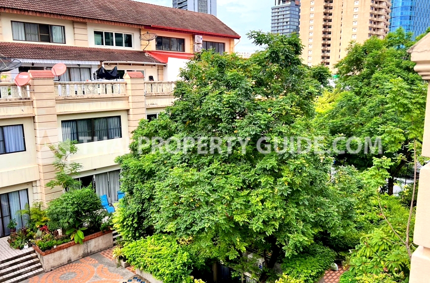 Townhouse in Sukhumvit 