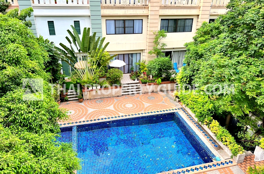 Townhouse in Sukhumvit 