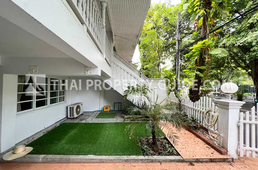 Townhouse in Sukhumvit 