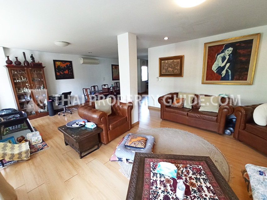 Townhouse in Sukhumvit 
