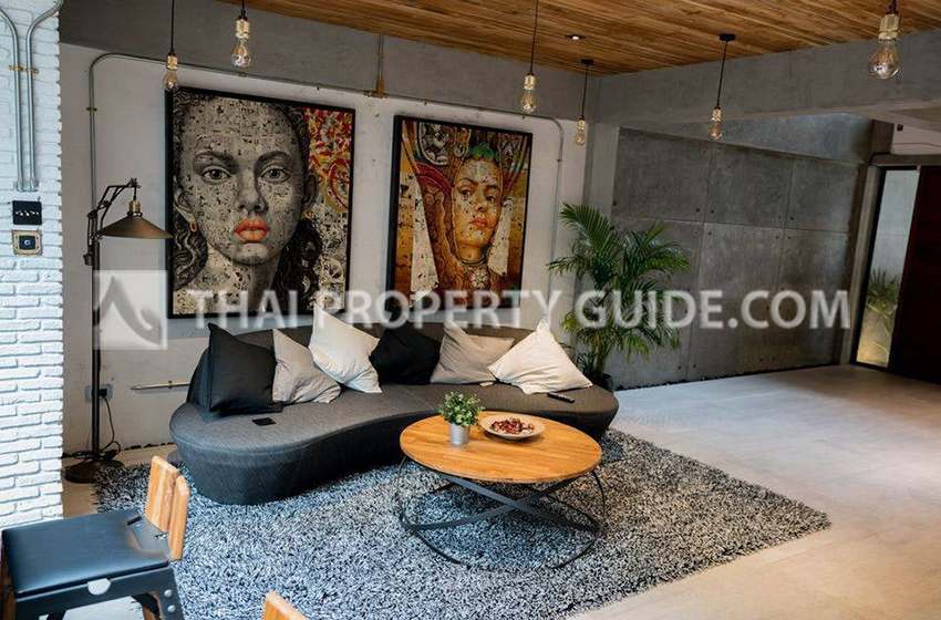 Townhouse in Sukhumvit 